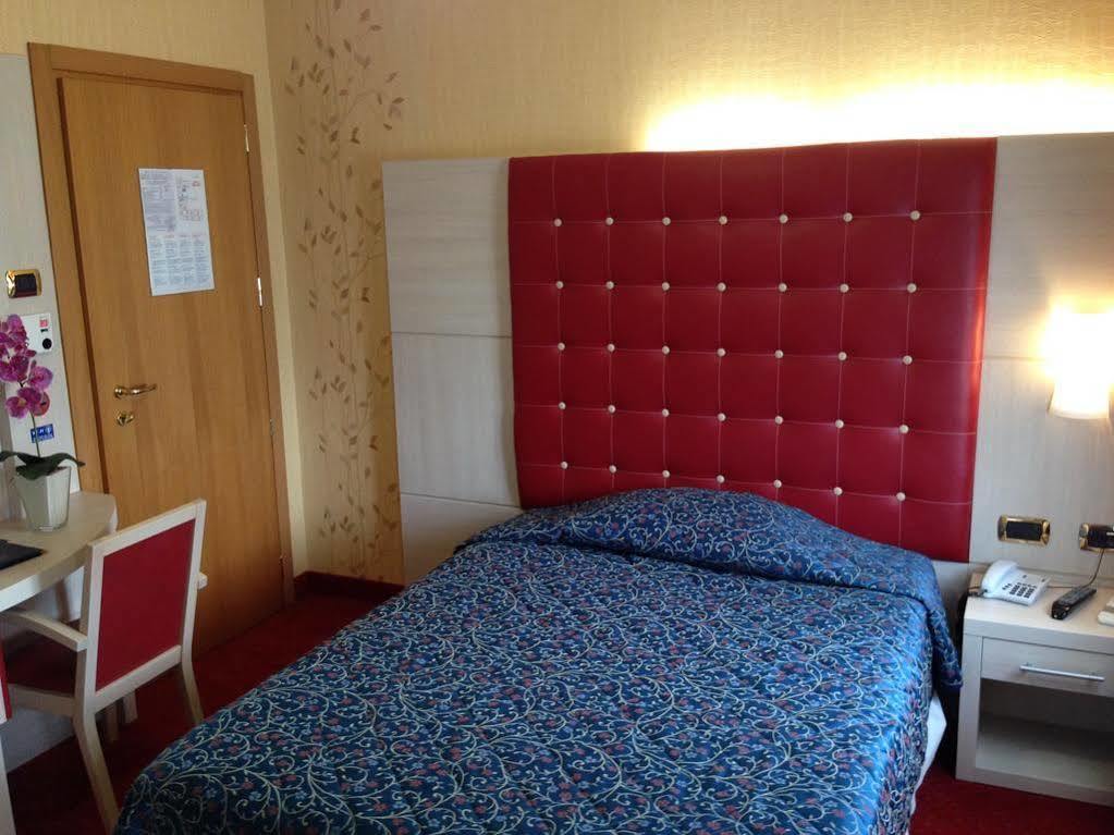 Hotel Vela D'Oro Dependence باردولينو المظهر الخارجي الصورة